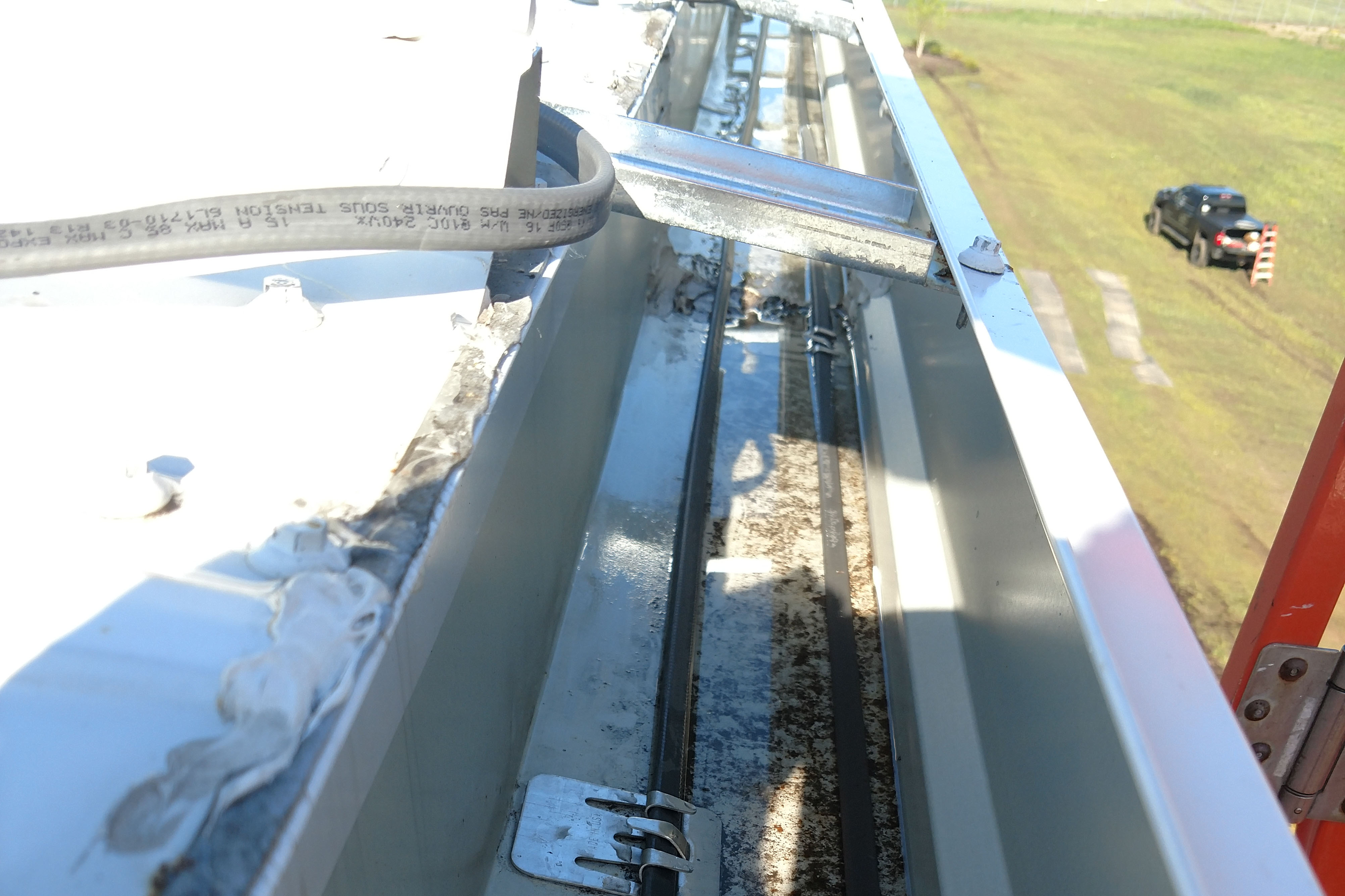 Million Air Roof Deicing Parallel Cable Runs