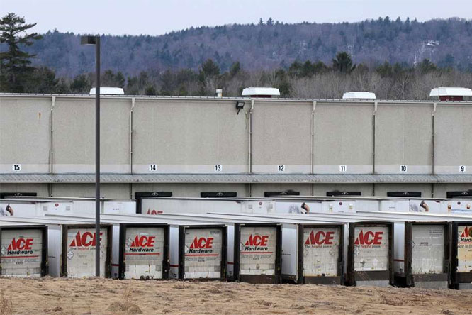 Ace Hardware Distribution Center – Roof and Gutter